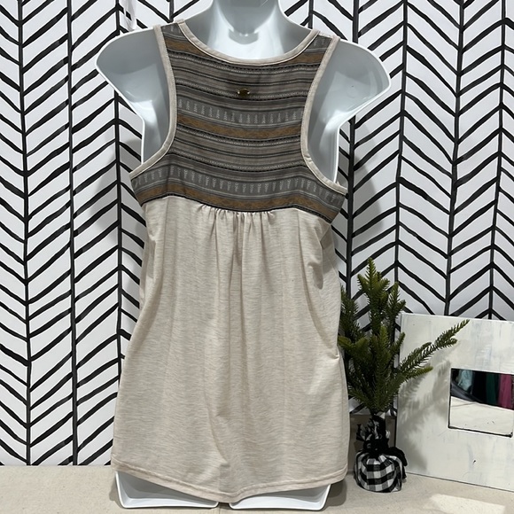 Sherpa Adventure Gear Cream Tank Top, Size Small - Picture 1 of 16